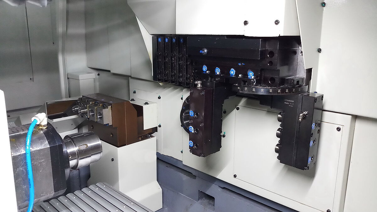Dental implant production lathe High speed milling and drilling at 30.000rpm for dental